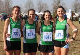 Le campionesse regionali di staffetta cross portano i colori della Podistica Buschese